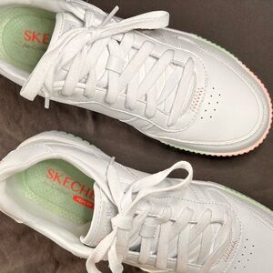 Skechers classic court pickleball shoe with memory foam